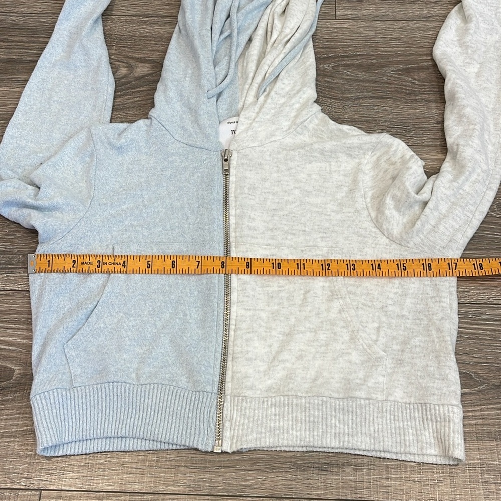 Ruby & Jenna Color Block Hooded Full Zip Crop Siz… - image 6